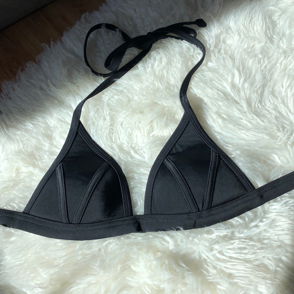 VS black triangle padded top